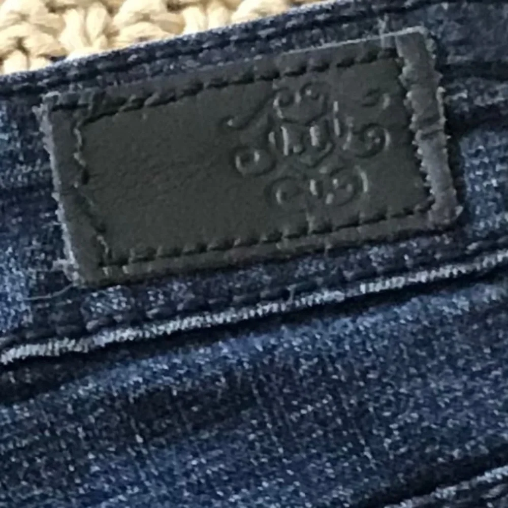 Jessica Simpson Blue Flare Jeans with Classic Indigo Shade NWOT. - Picture 1 of 15